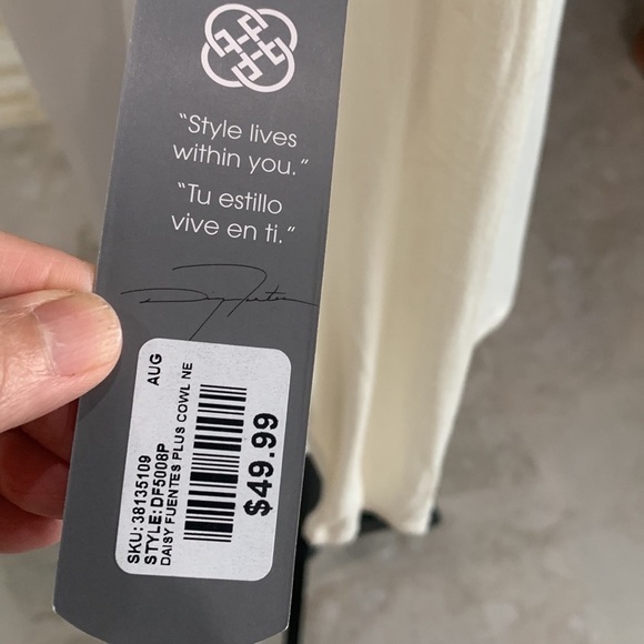 Daisy Fuentes NWT Ivory Long Sleeve‎ Sheer Blouse. Size 1X - Picture 6 of 10